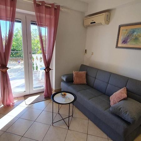 Apartment Nevenka Krk Town Exterior photo