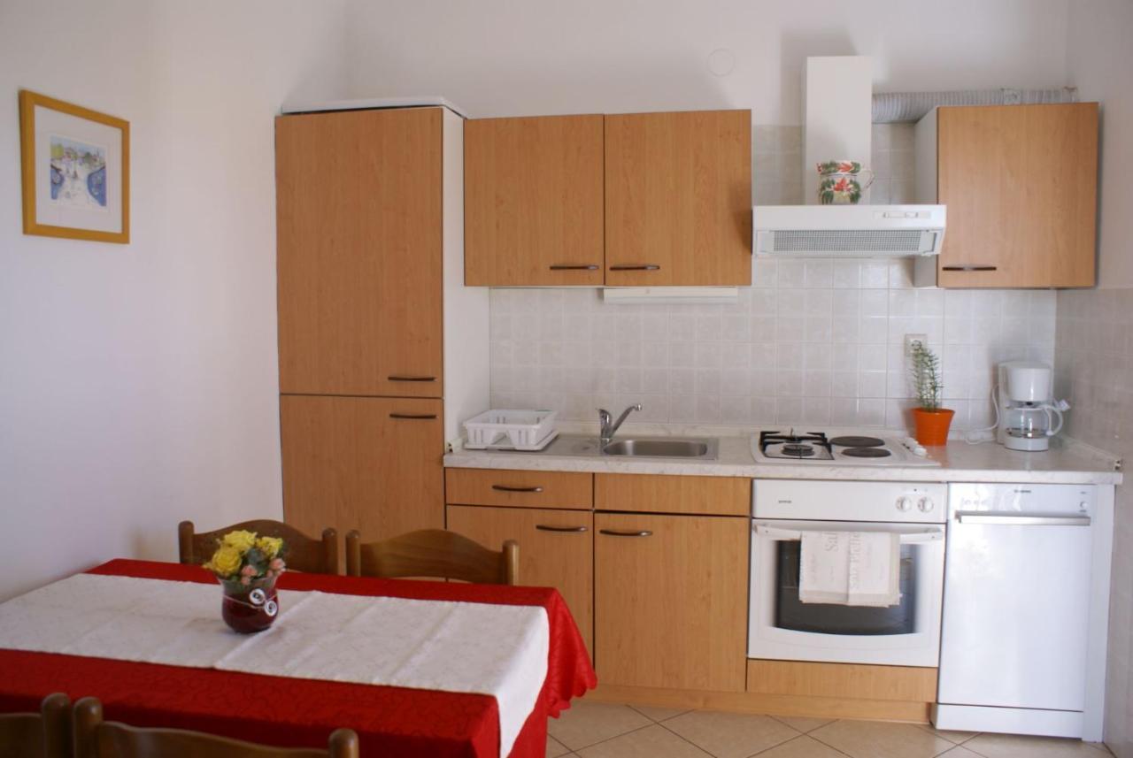 Apartment Nevenka Krk Town Exterior photo